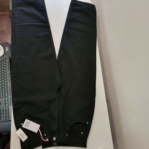 Black boyfriend jean,, in size 30 and 29. Never been worn, tags still attached